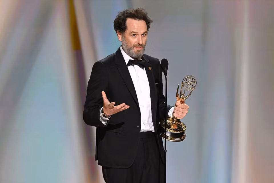 Serial Pemenang 14 Piala Emmy yang Sedang Viral: Mengapa Widow's Bay Wajib Masuk Watchlist Anda