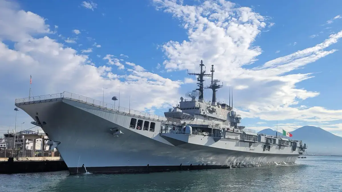 Kapal Induk Pertama Tiba di Jakarta: Senjata Laut dan Armada Bencana