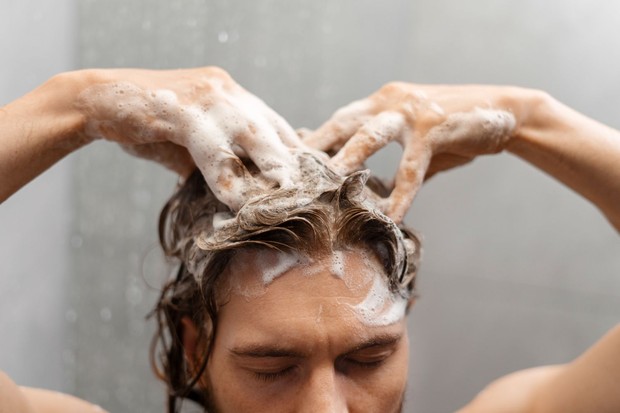 Rambut Lepek Setiap Hari? Ini Penyebab Ilmiah dan Strategi Volume Tahan Lama