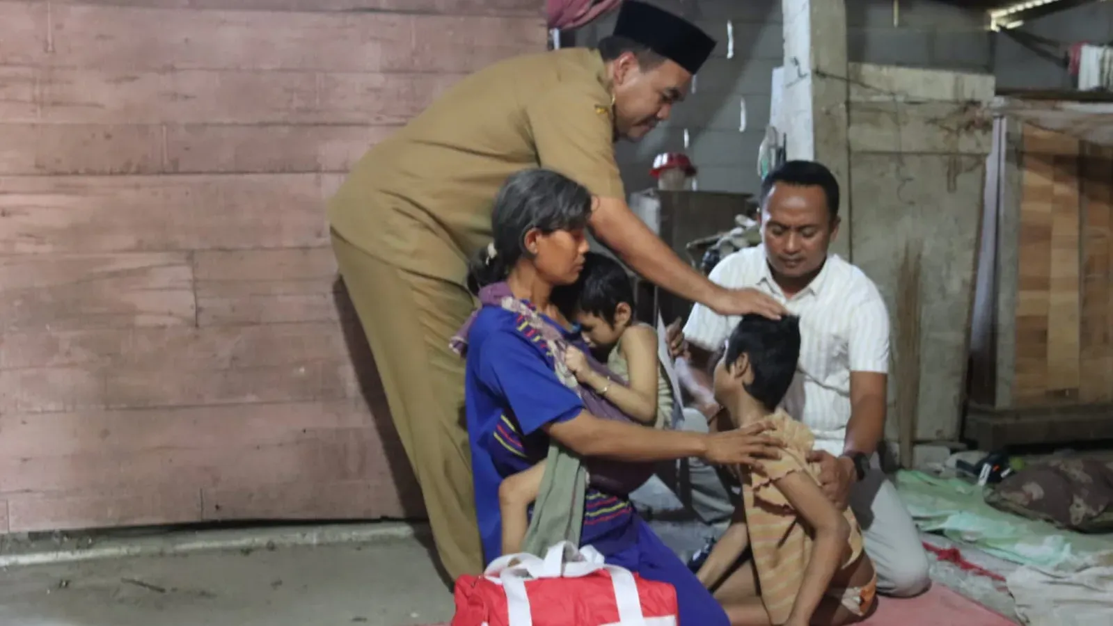 Dari Rumah Reyot ke Hunian Layak: Pelajaran dari Kasus RTLH Mbah Samijah