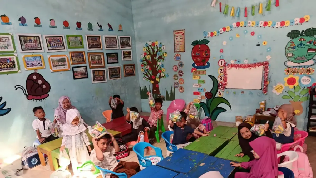 Wajib Belajar Satu Tahun Prasekolah: Menguji Strategi Daerah dari Desa