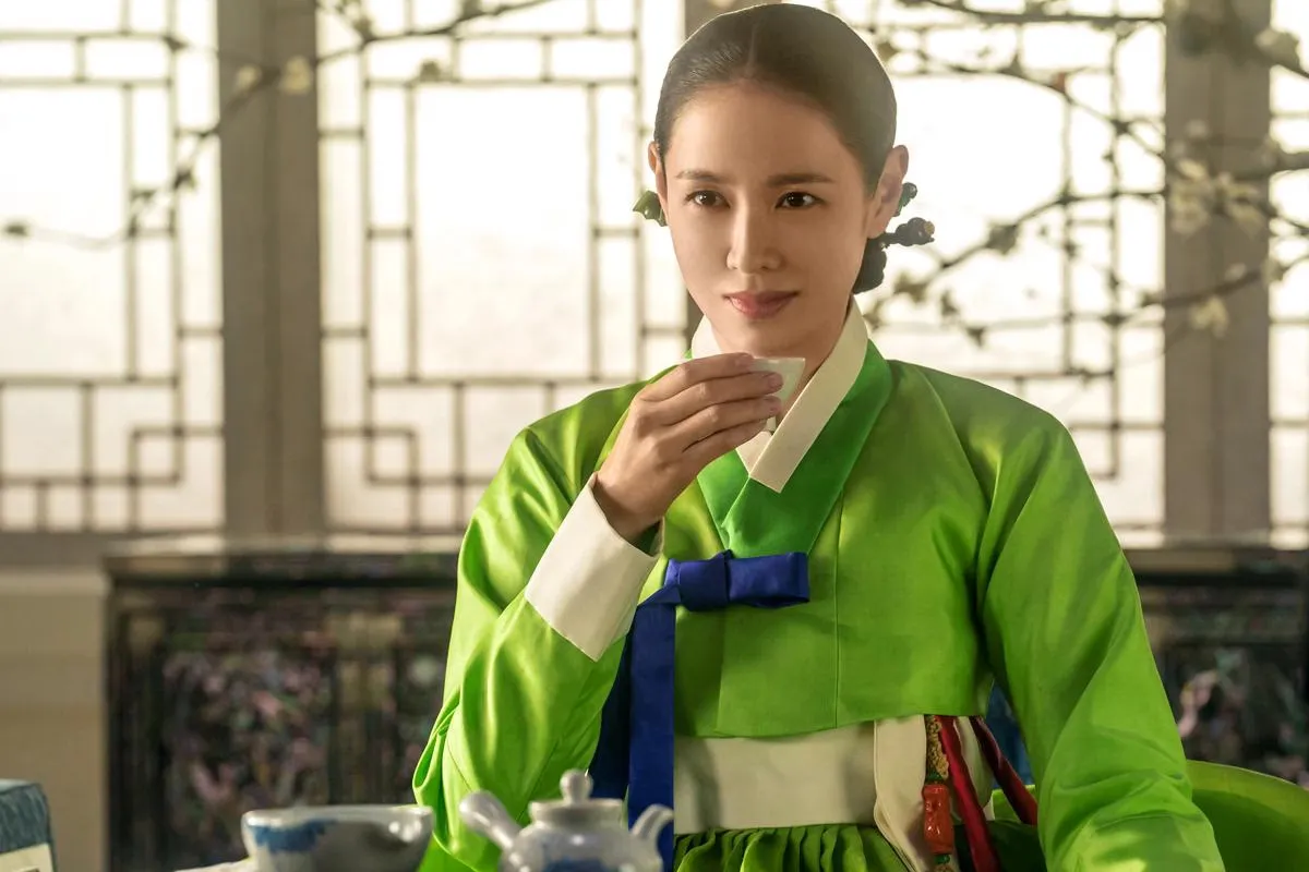 Dinamika Segitiga Cinta The Scandal: Son Ye Jin, Ji Chang Wook, dan Nana