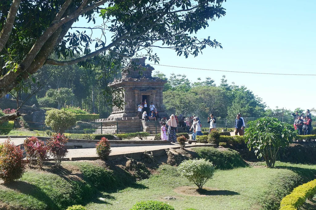 Proyek Panas Bumi vs Warisan Candi Gedong Songo