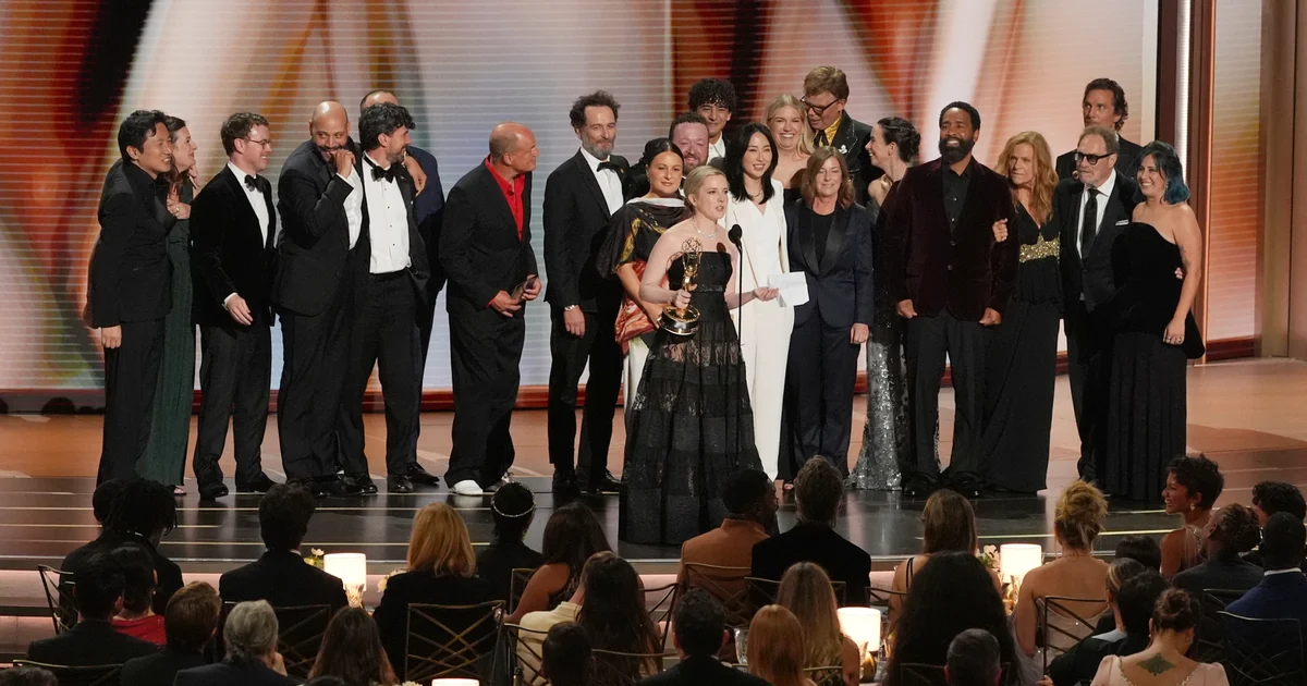Widow's Bay dan The Pitt Dominasi Emmy dengan Rekor Bersejarah
