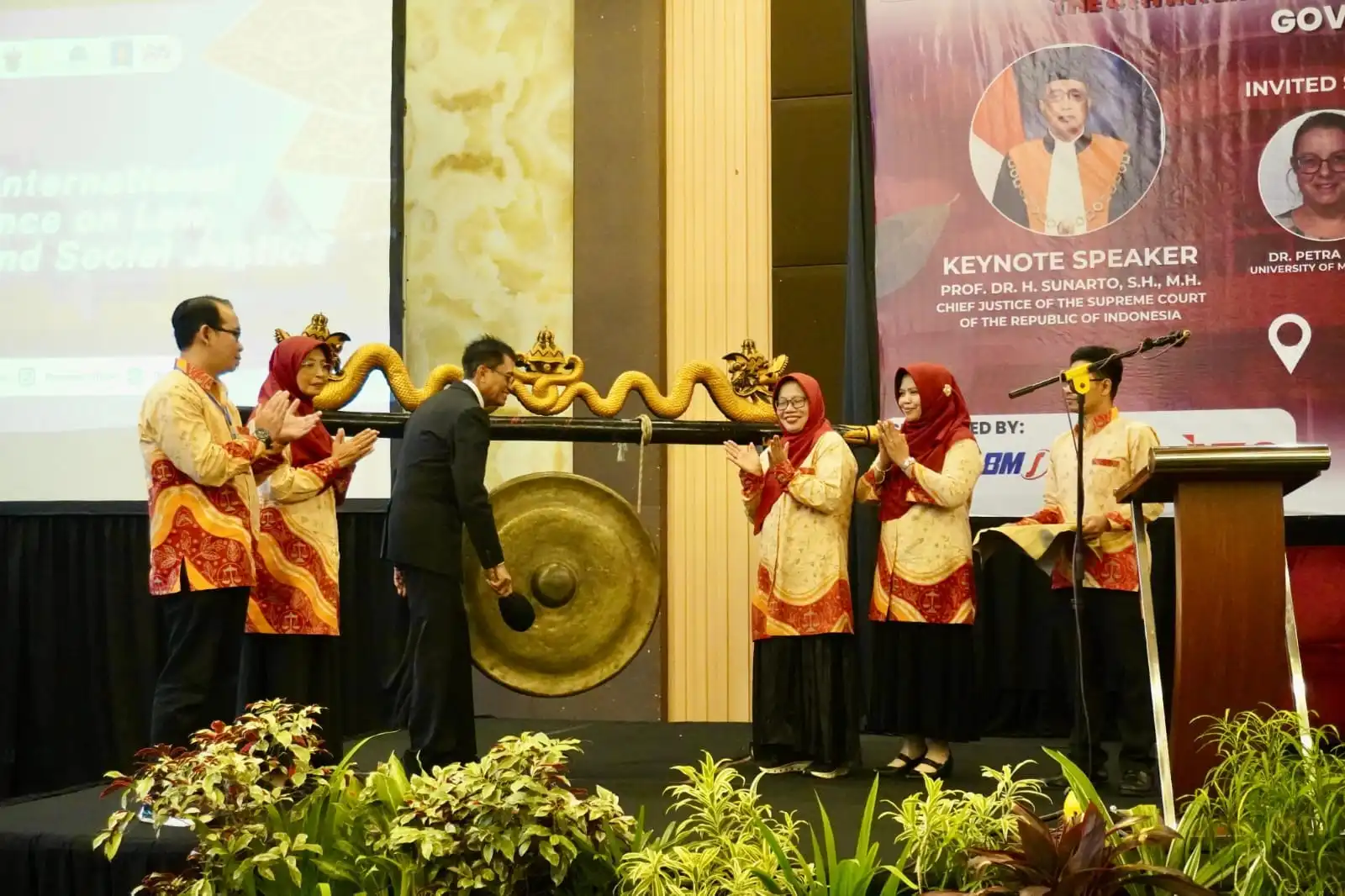 Siapa Bertanggung Jawab Ketika AI Membuat Keputusan?