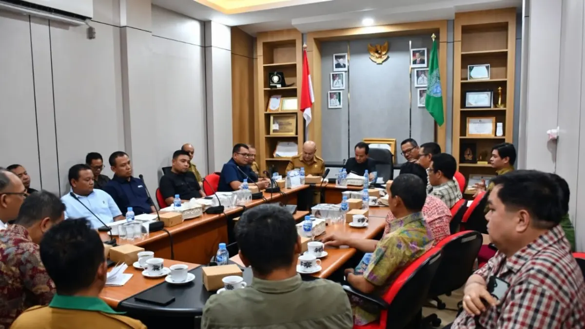 Kemarau Sintang dan Krisis Angkutan CPO: Siapa Menanggung Risiko?