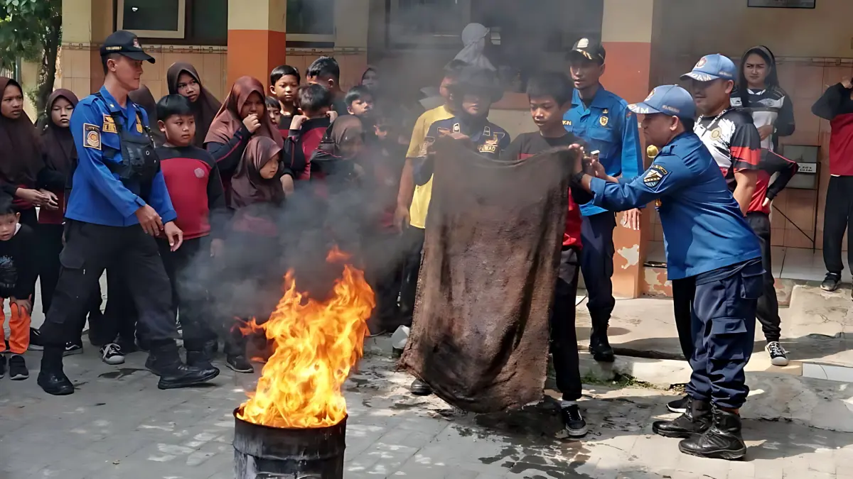 Simulasi Bencana Jadi Kurikulum Wajib Sekolah Aman