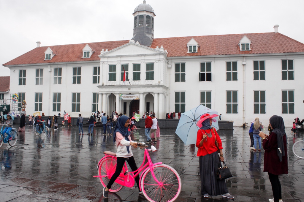 Konser Band Kotak Dihentikan Mendadak di Kota Tua