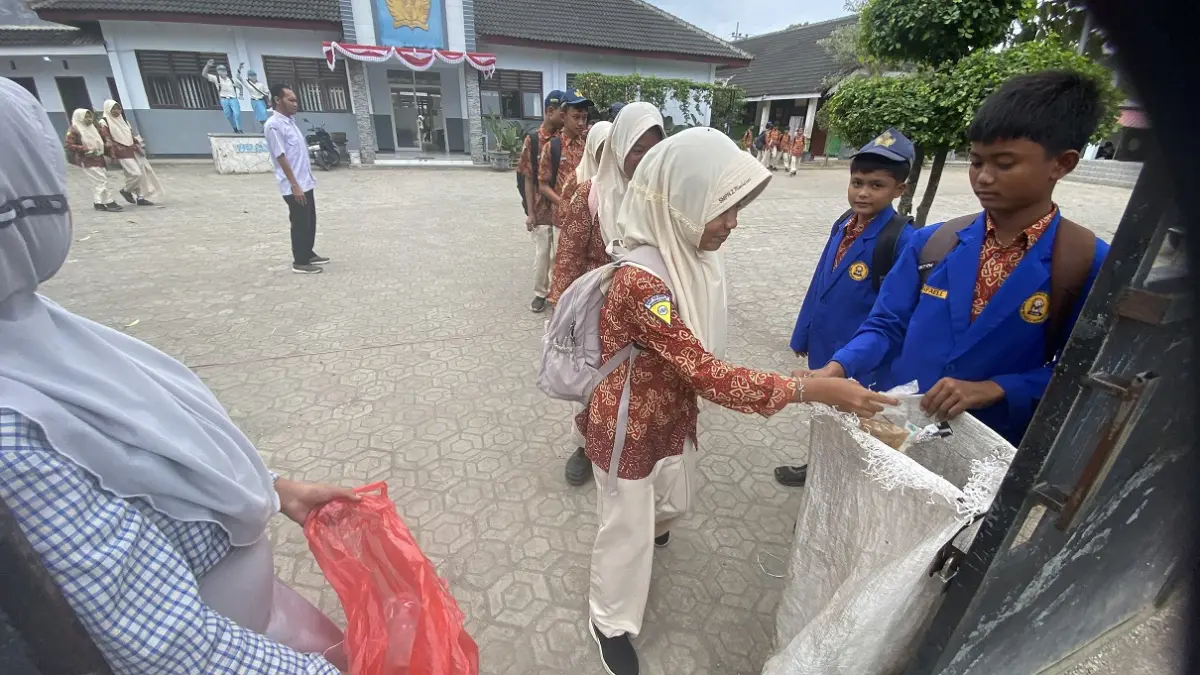 Program Wajib Bawa Sampah dan Lahirnya Karakter Peduli Lingkungan