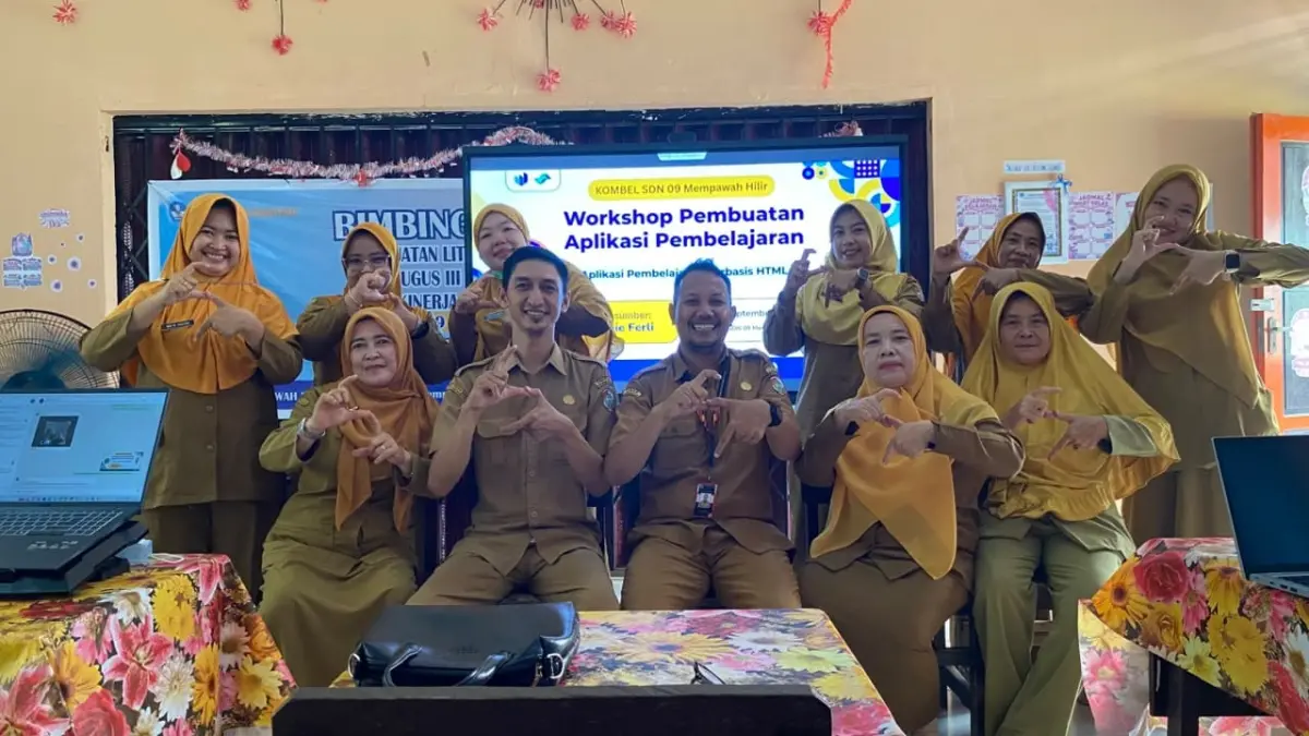 Kombel Cyber: Strategi Sekolah Dasar Menguatkan Kompetensi Digital Guru Saat BDR