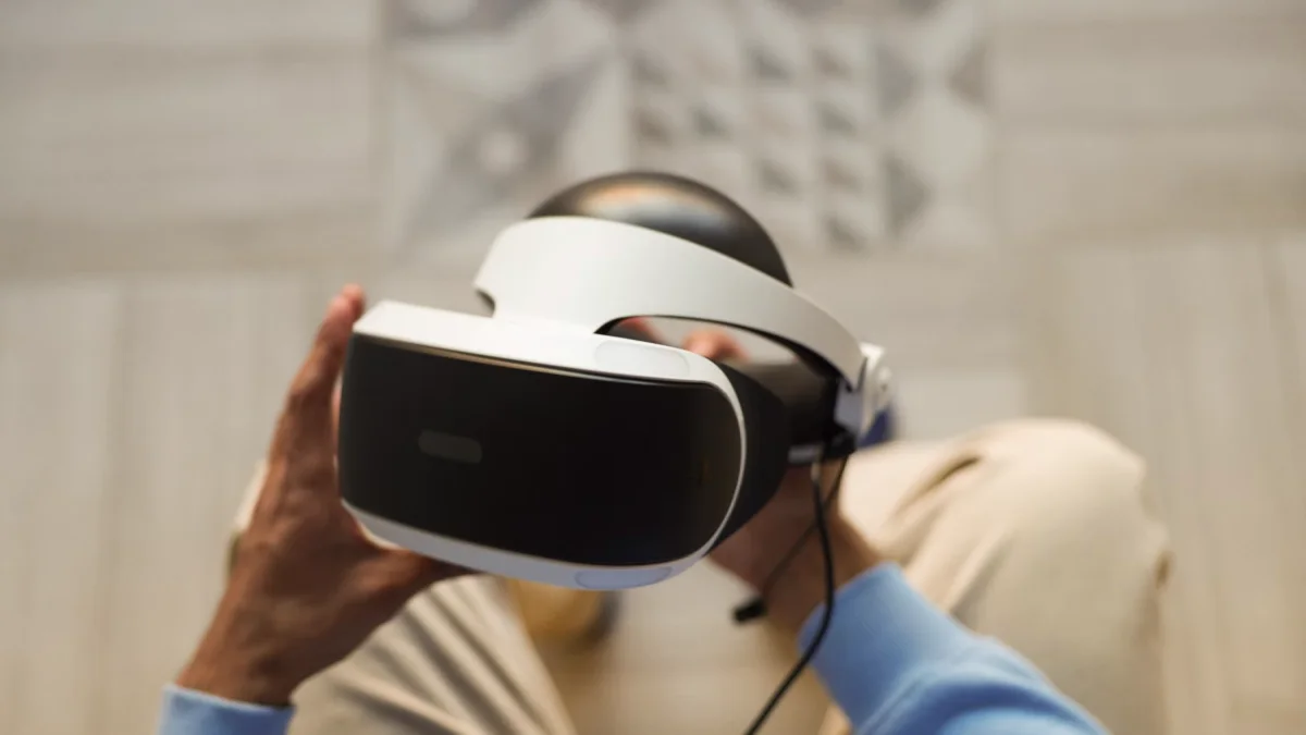 Dari Terapi hingga Pelatihan Klinis: Virtual Reality Mengubah Pendidikan Kesehatan di Kampus