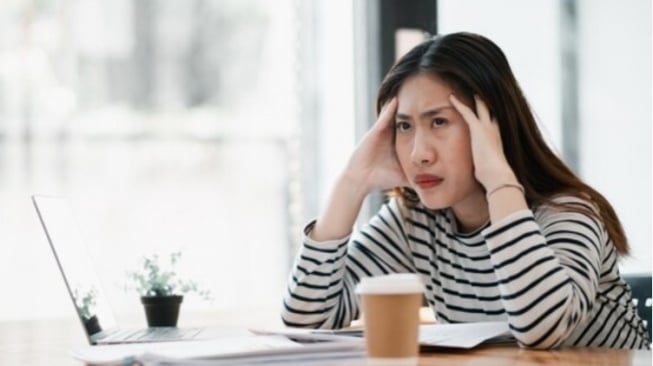 Berita Negatif Memicu Cemas? 3 Strategi Psikolog untuk Tetap Tenang