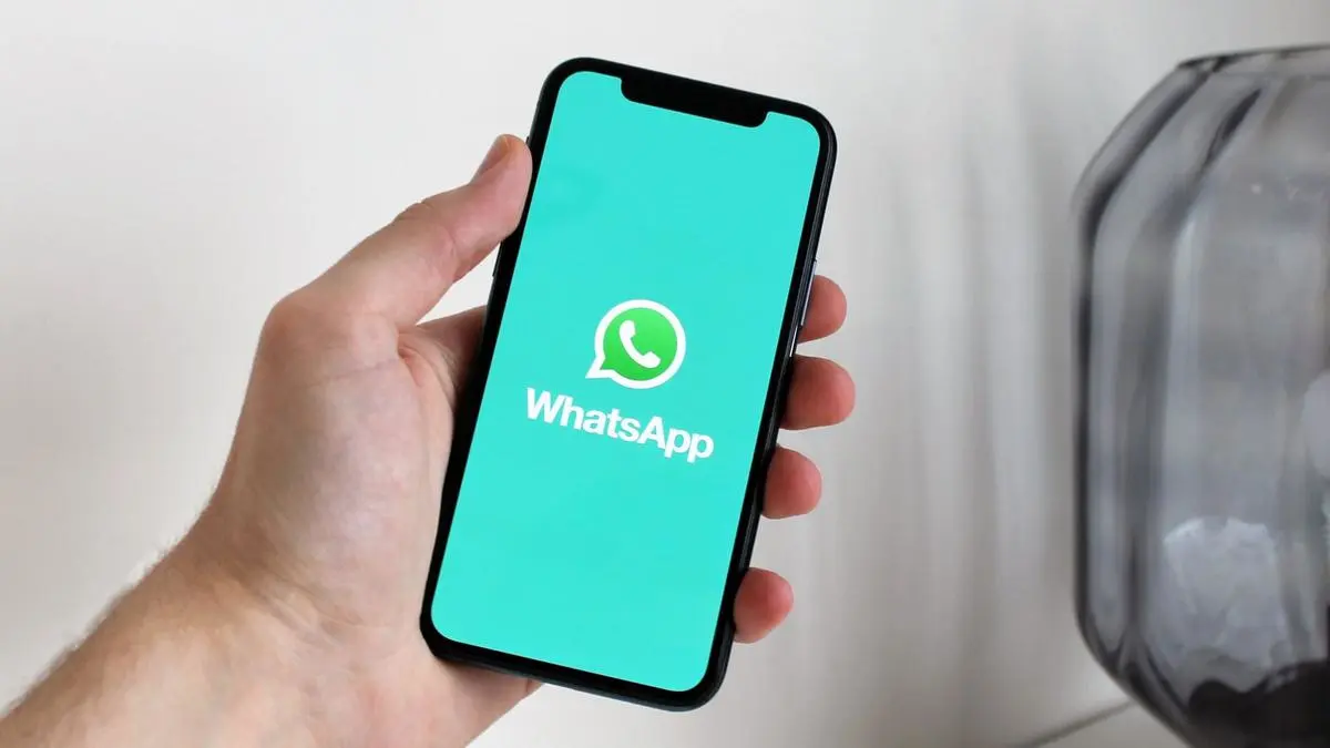 WhatsApp Kini Dukung Tiga Akun di iPhone