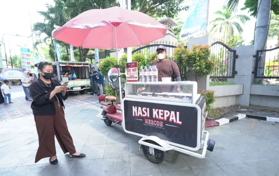 Jajan Kuliner Jalanan, Little Treat Favorit Gen Z