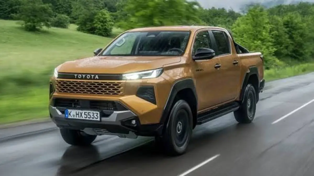 Toyota Hilux Generasi Baru: Diesel 2.8L 500 Nm Tanpa Krom Berlebihan