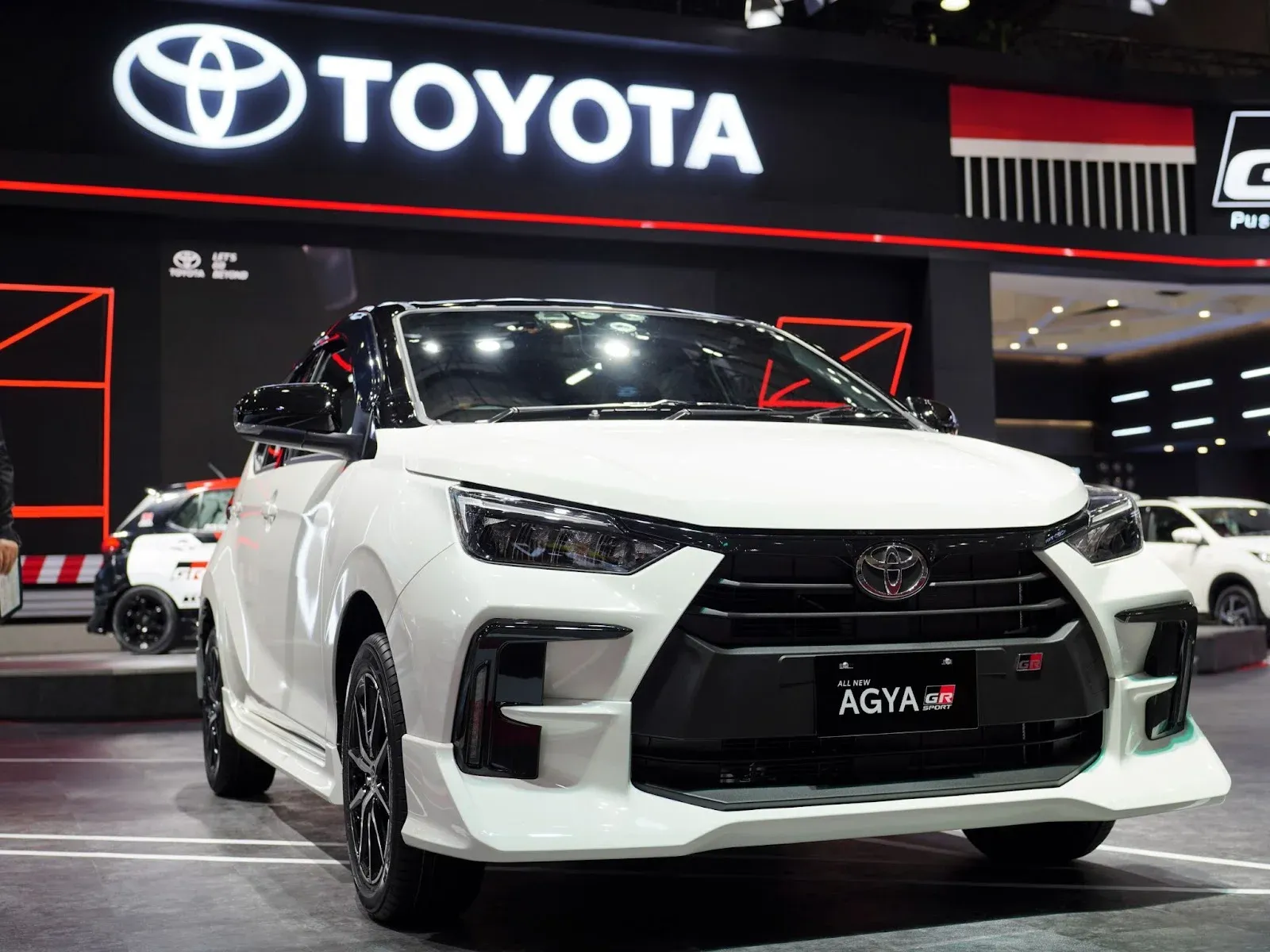 Daihatsu Ayla 1.0 vs 1.2: Mana Paling Irit dan Pas untuk Harian?