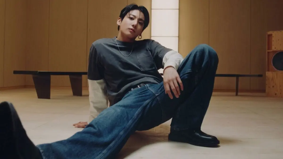 Kampanye Denim Calvin Klein: Energi Global Ambassador di ‘Feel The Fit’