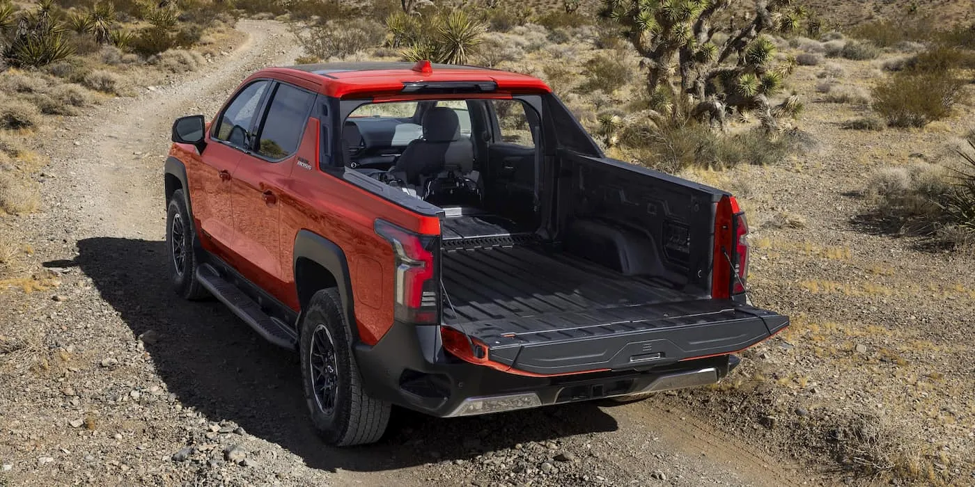 Pikap Listrik Full-Size: Chevy Silverado EV vs Tesla Cybertruck