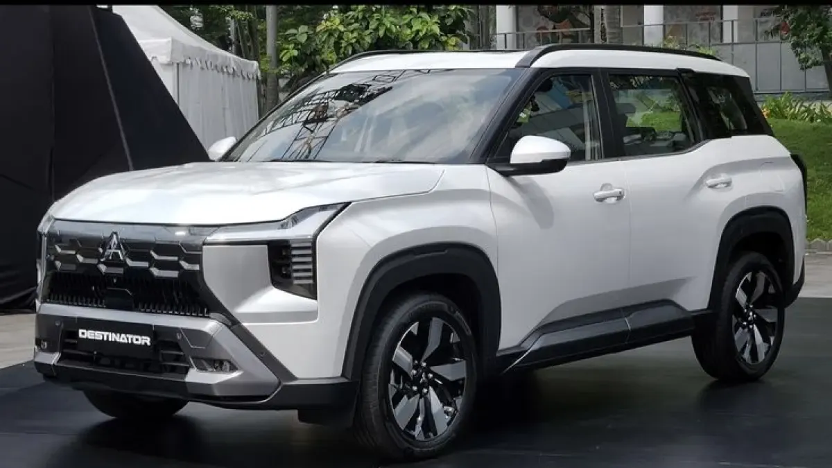 Mitsubishi Destinator Turbo: SUV 7 Penumpang yang Mengincar Tahta Mobil Keluarga