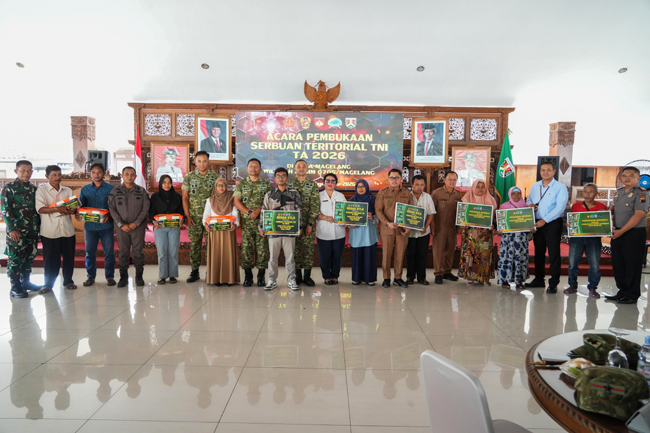 TNI Manunggal: Perbaikan RTLH dan Akses Jalan Desa