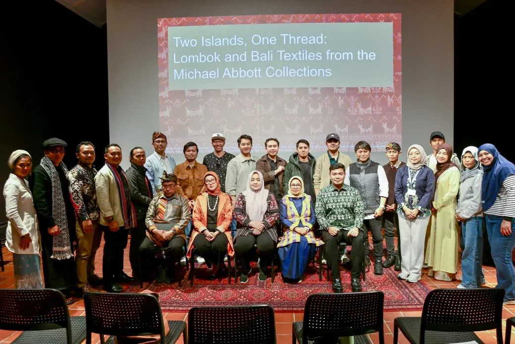 Buku Tekstil Lombok dan Bali Ungkap Koleksi Warisan Budaya di Australia