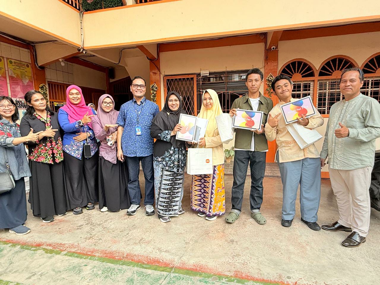 Program CSR Sekolah: Dari Keterampilan Darurat hingga Kesadaran Lingkungan