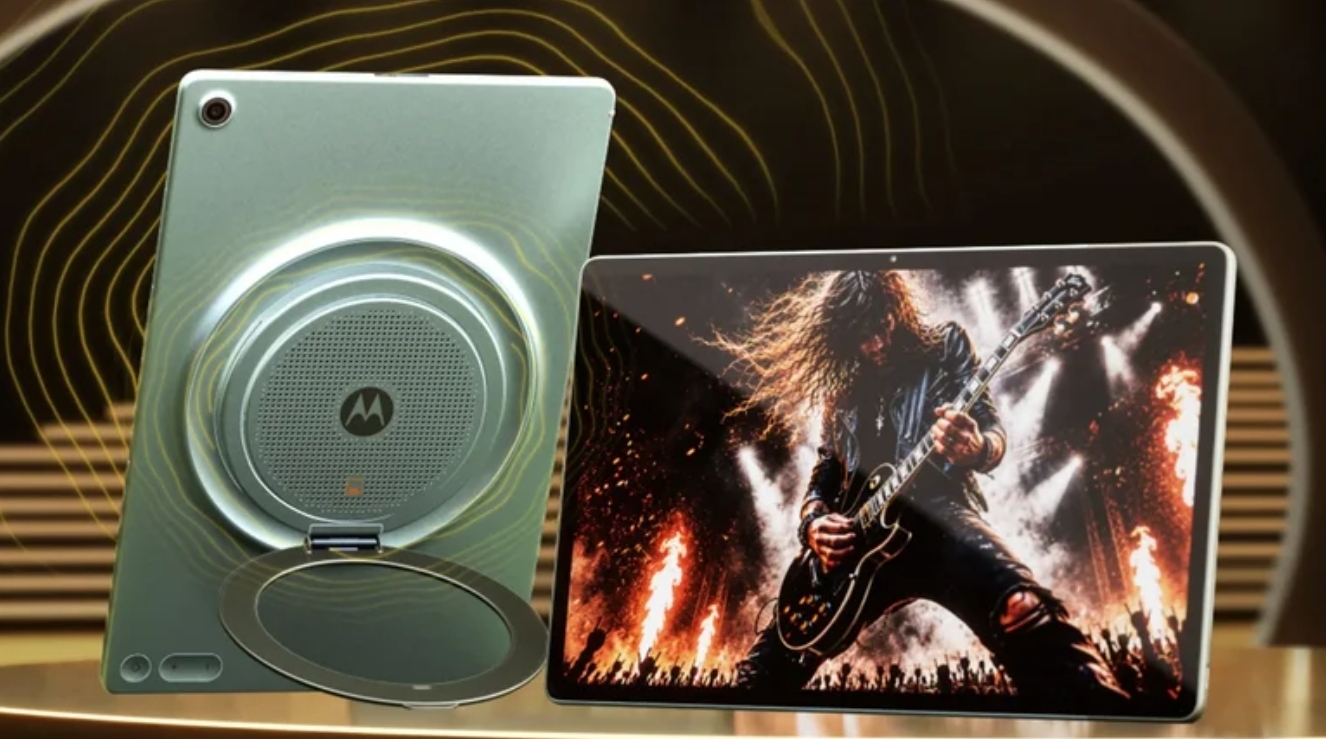 Moto Pad 70 Groove vs Moto Pad 70: 9 Speaker JBL, Worth It?