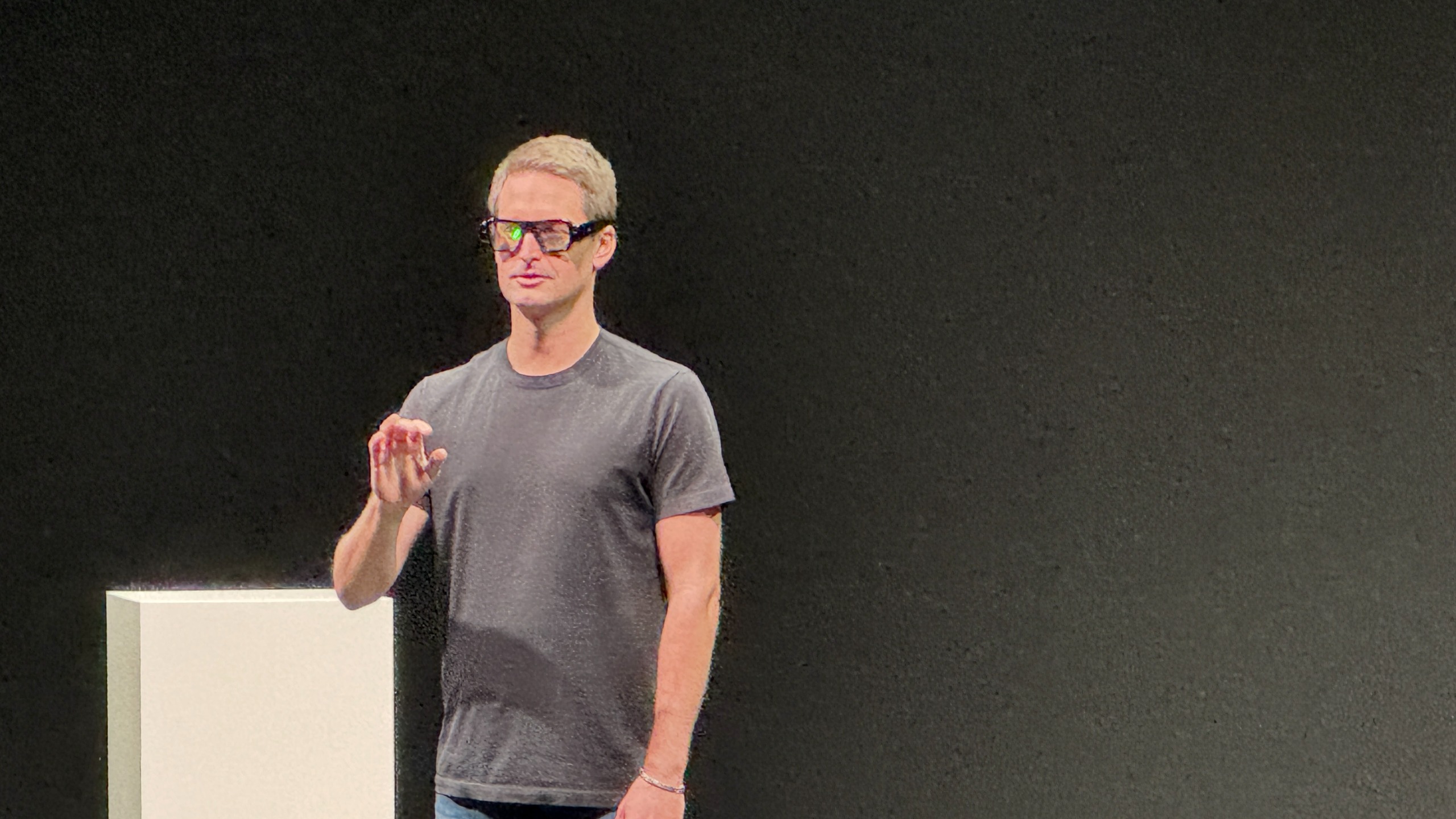 Specs Intelligence AI: Asisten Antisipatif untuk Kacamata AR Snap
