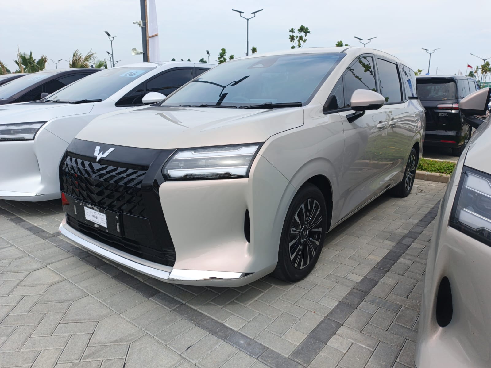 Wuling Darion vs Eksion: Mana Mobil Listrik Keluarga Tepat untuk Anda?