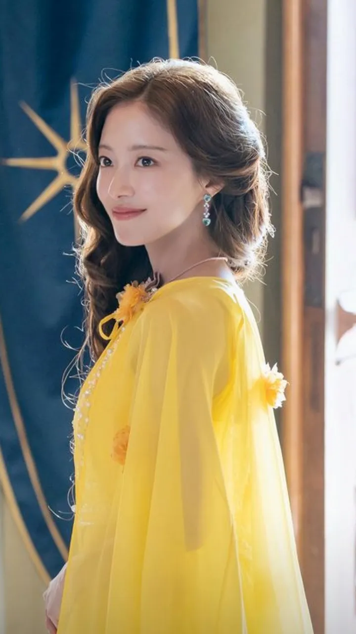 Shin Min Ah dan Lee Jong Suk Bawa Intrik Istana ke The Remarried Empress