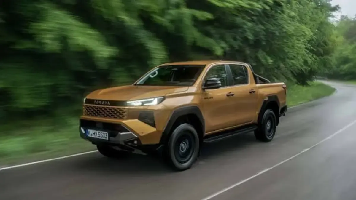 Toyota Hilux: Mesin Diesel 2.8L 500 Nm, Tipe G vs V