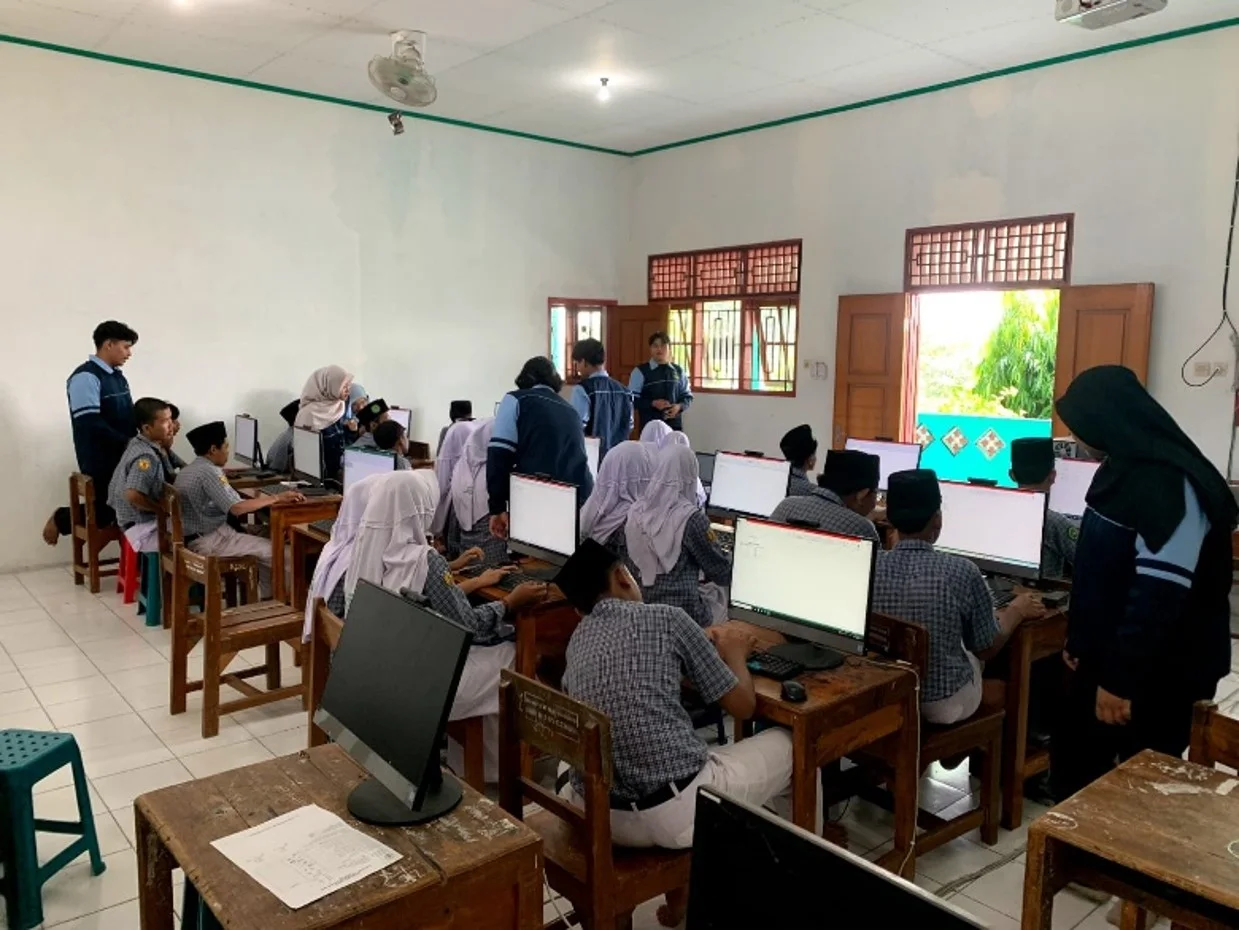 Program Pelatihan TIK Perkuat Literasi Digital Siswa SMP