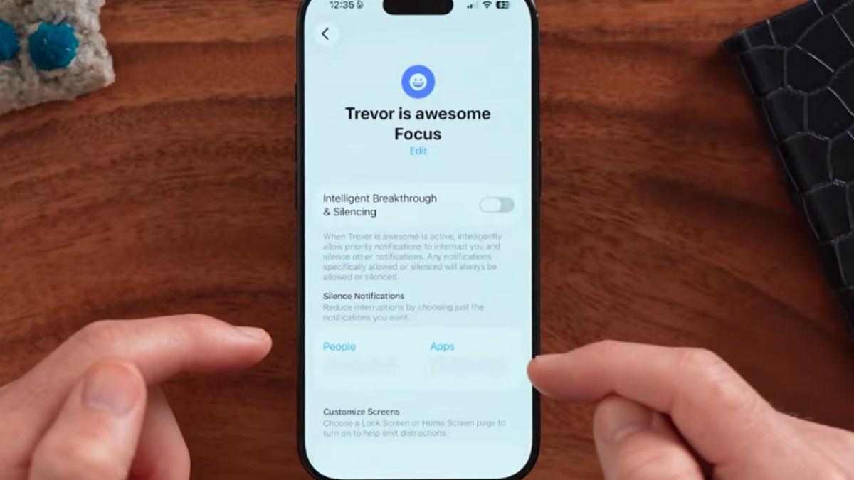 Personalisasi Lock Screen iPhone dengan Nama dan Teks Kustom
