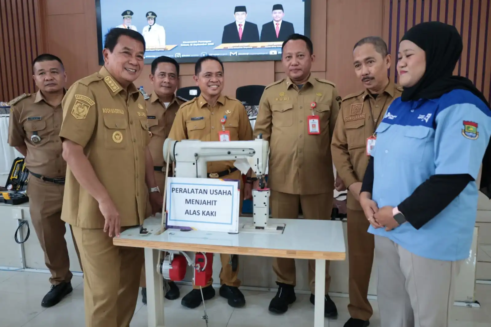 Dari Bantuan Alat ke Sinergi Tripartit: Strategi Tangerang Perkuat Ekonomi Lokal