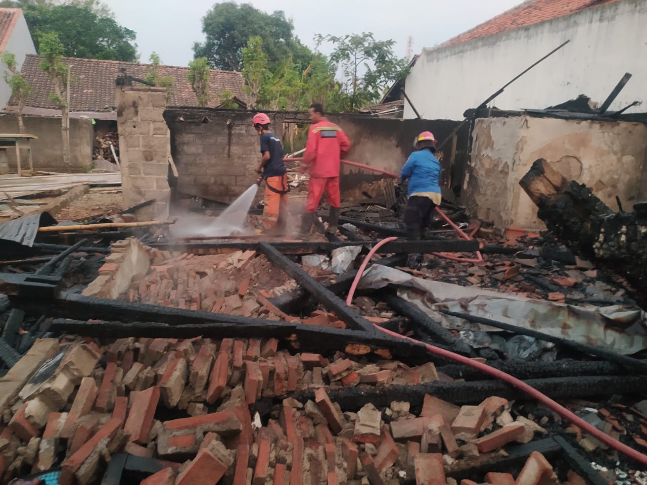 Lupa Matikan Kompor hingga Bara Sampah: Mengurai Risiko Api di Dapur