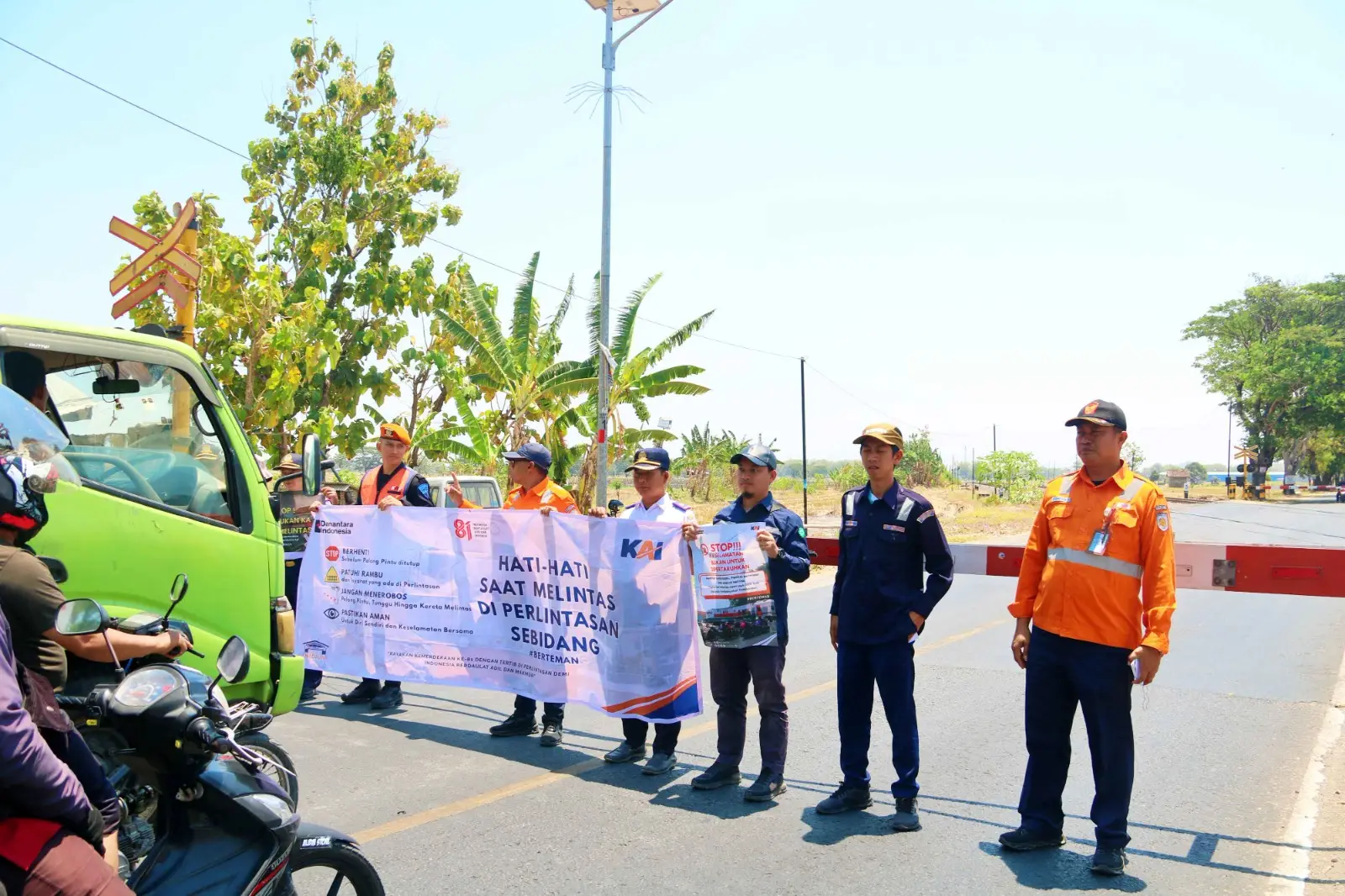 KAI Perkuat Keselamatan Kereta di Perlintasan Sebidang