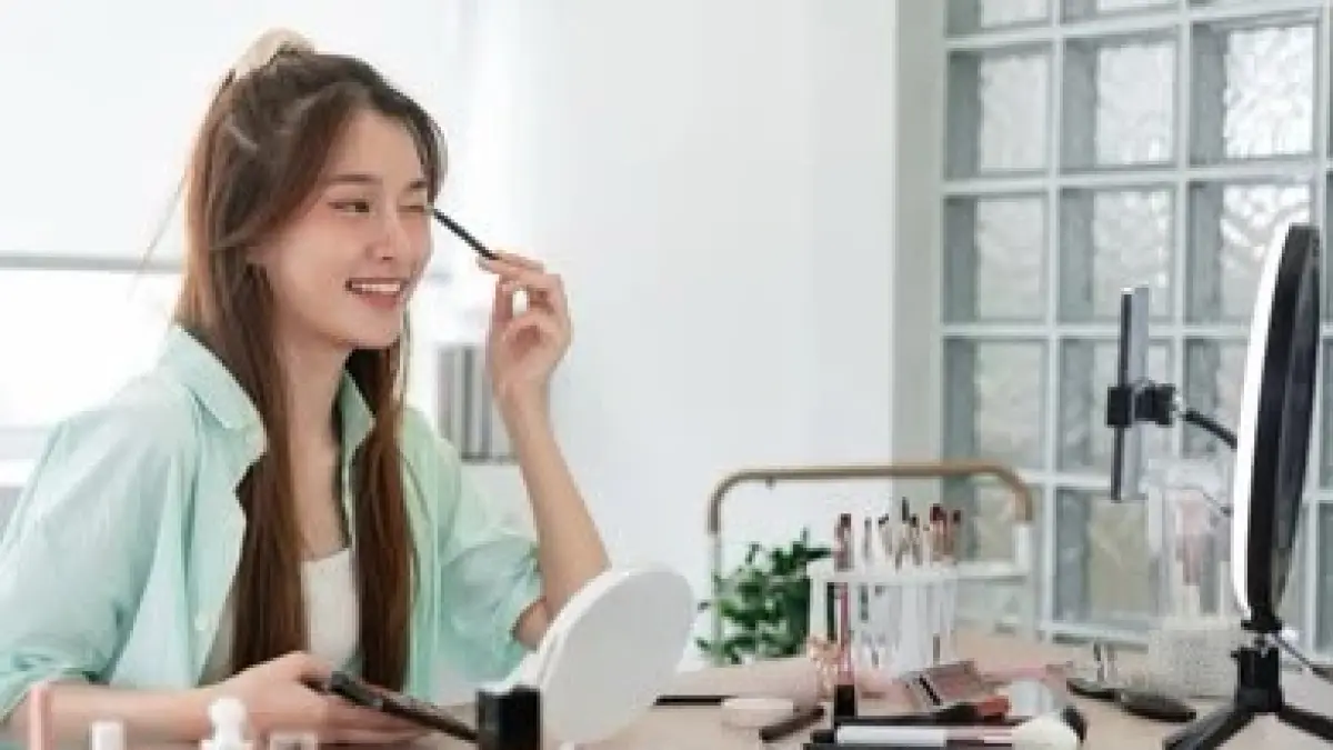 Perbedaan Makeup Douyin dan Korean Makeup untuk Wajahmu