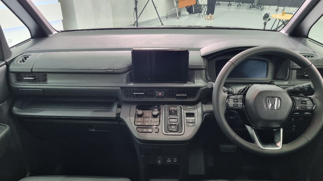 Honda Step WGN e:HEV, MPV 7-Seater Hybrid Serba Fleksibel