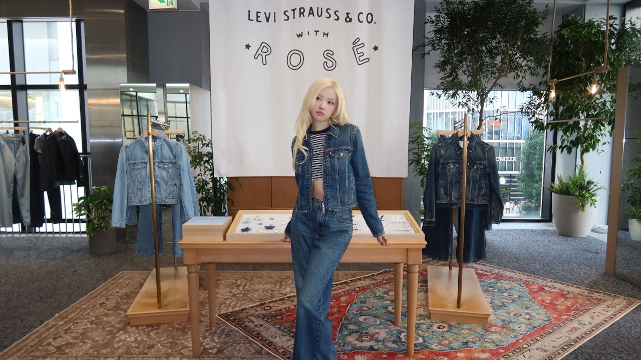 Personalisasi Denim Ikonik: Kolaborasi Levi's x Rosé yang Benar-Benar Milik Anda