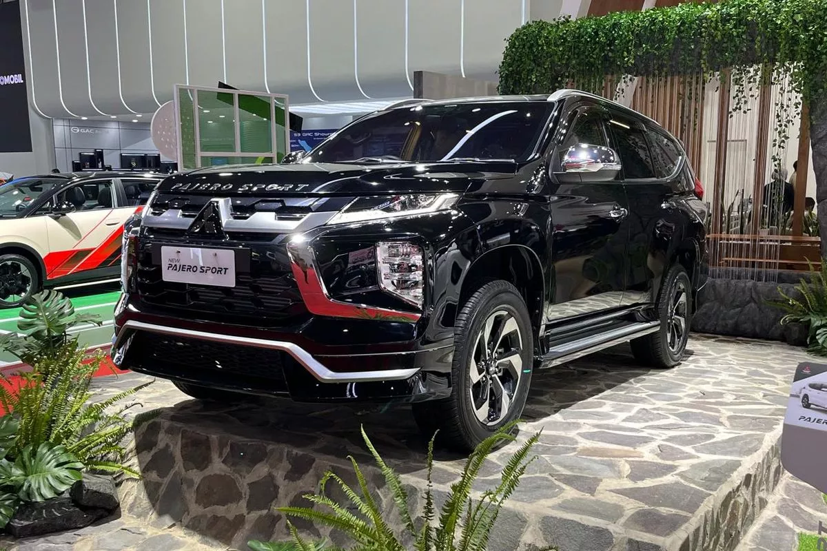 Pajero Sport vs Fortuner Bekas: Mana Paling Worth It di Budget Rp300 Juta?