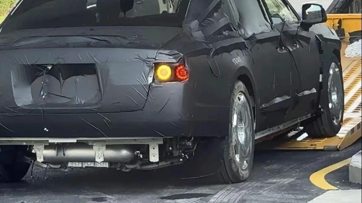 Gelombang Mobil Listrik Mewah Mengubah Peta Industri Premium