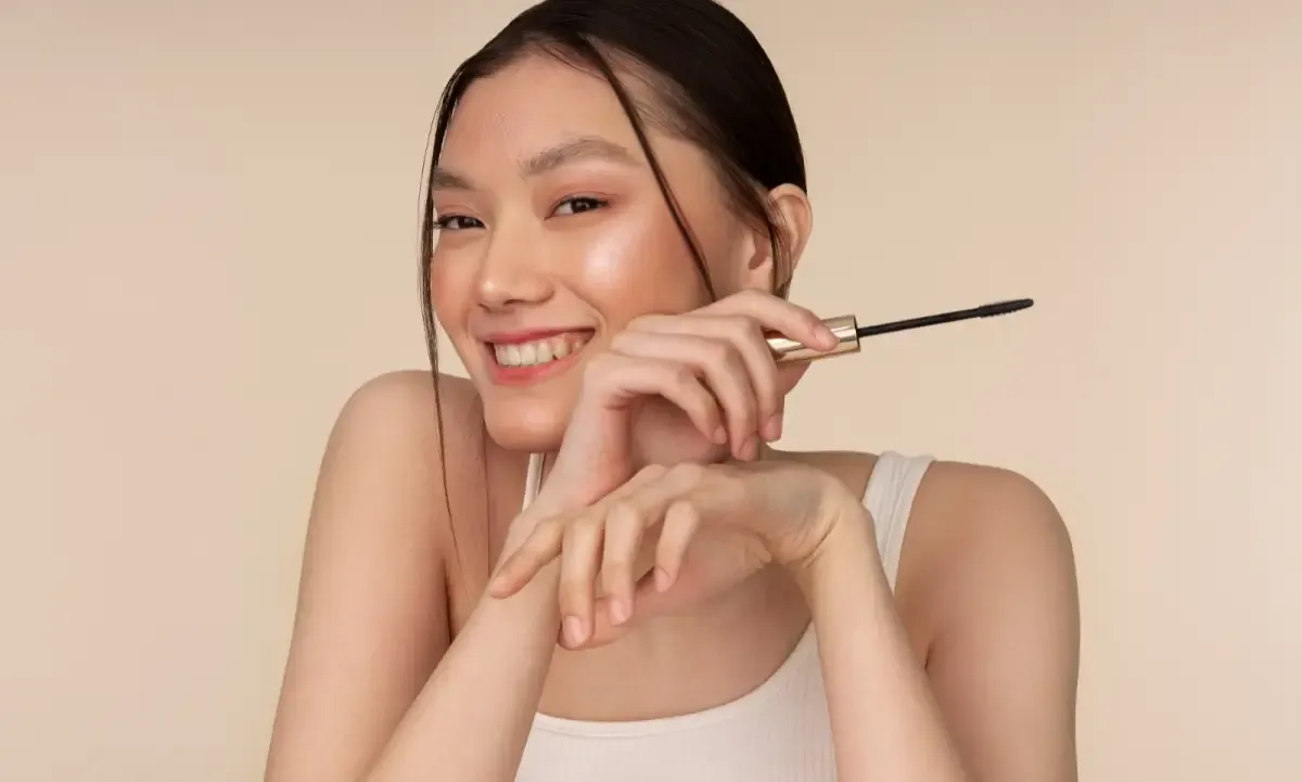Cloud Skin Makeup: Teknik Blending untuk Wajah Flawless Tanpa Kilap