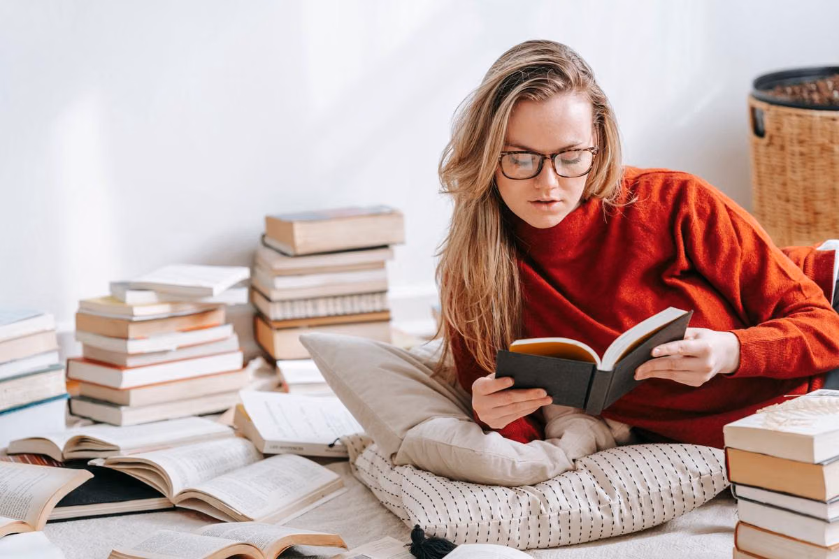 Membaca Buku sebagai Ritual Self-Care yang Menyembuhkan