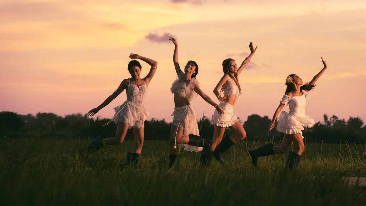 Panduan Lengkap Lirik Album Debut No Na 'Island Girl'