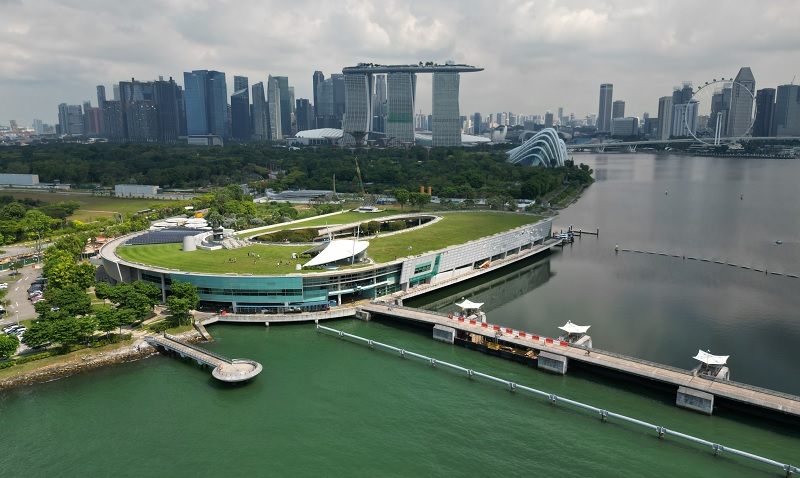 Solusi Krisis Air Bersih Jakarta: Desalinasi dan Giant Sea Wall