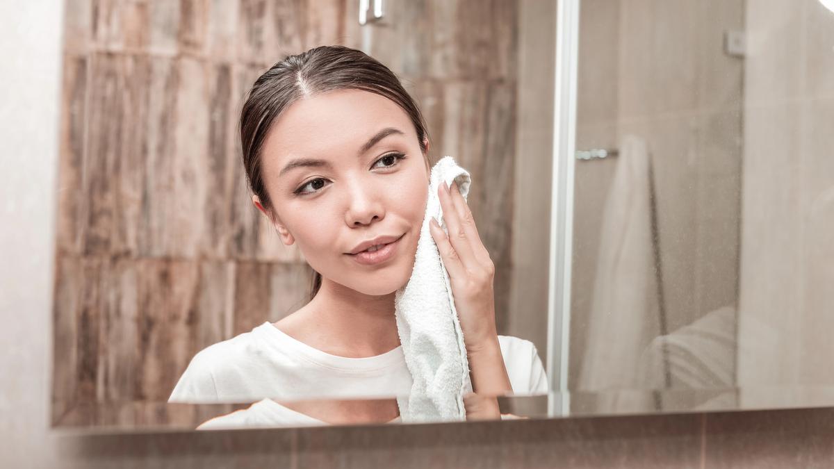 Urutan Skincare Pagi yang Benar dari Cleanser hingga Sunscreen