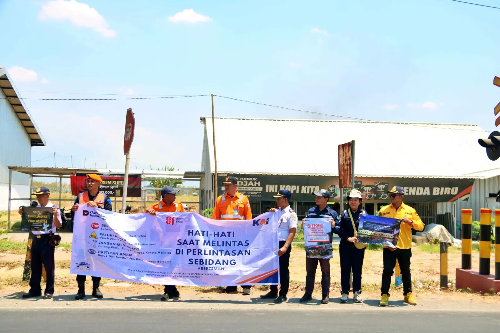 Keselamatan Rel Kereta: Tanggung Jawab Bersama di Perlintasan