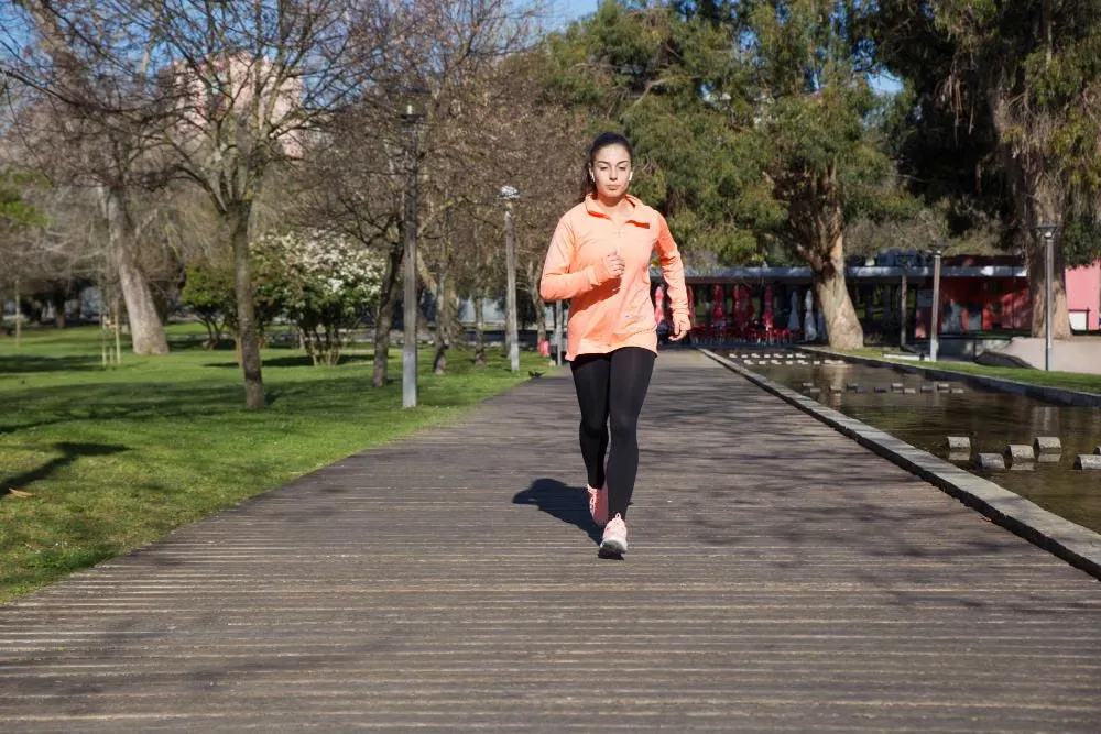 Strategi Praktis Tetap Aman dan Nyaman saat Jogging Sendirian