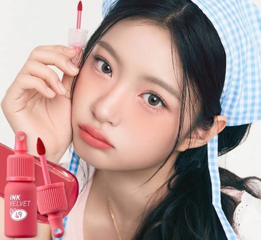 Lip Velvet: Bibir Plush, Warna Segar, Rasa Super Ringan
