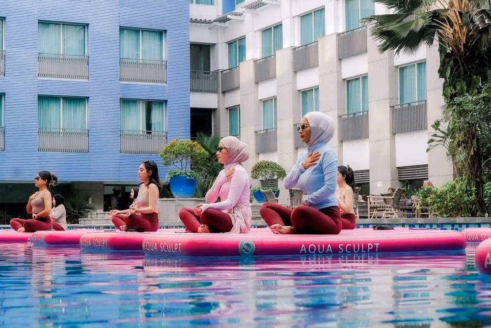 Hotel dan Resort Jadi Panggung Baru Kelas Yoga dan Pilates
